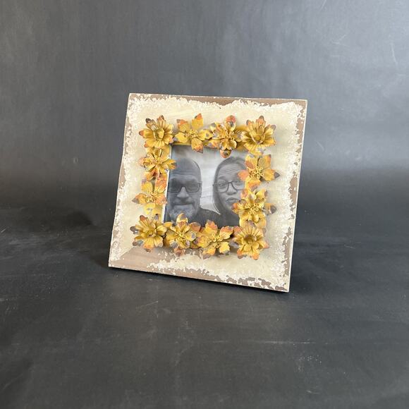 Vintage 3D Tin Flower Picture Frame Yellow 3x3 Photo Opening 6x6 Inch Wall Decor - Picture 2 of 11